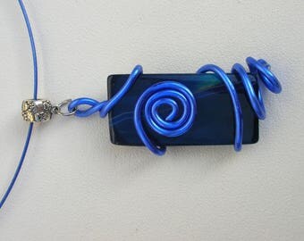 Blue metal necklace