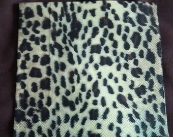 N180 spotted paper napkin