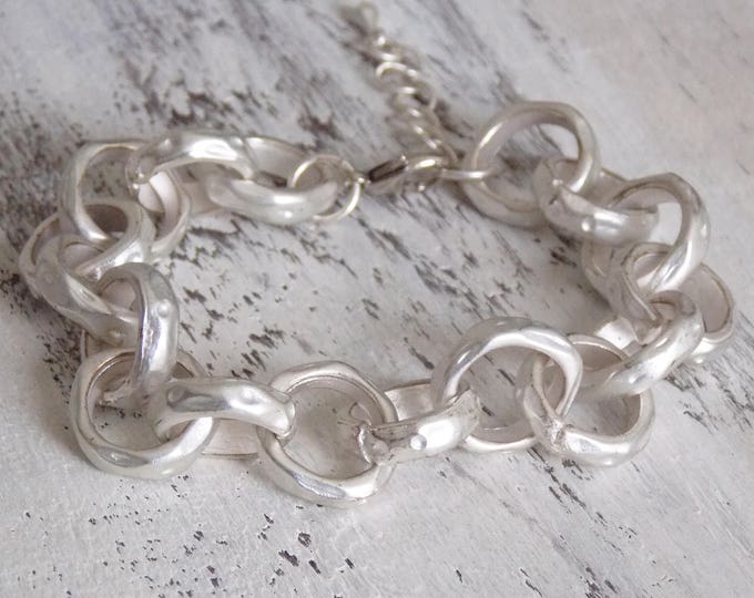 Silver Chain Link Bracelet, Large Chain Bracelet, Matte Silver Hammered Link Bracelet, Boho Bracelet, Large Link Bracelet