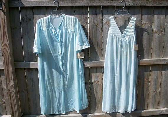 Vintage Beautiful Val Mode 2 Piece Set Never Worn with Tags NOS Nightgown and Matching Robe