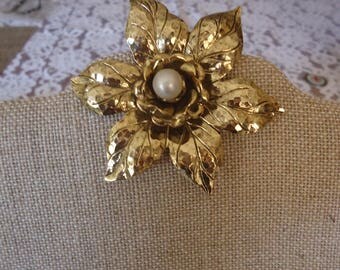 Vintage Gold Tone Layered Flower Scarf Ring w/ Faux Pearl Center