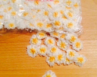 Vintage Yellow & White Lace Rosettes x 100