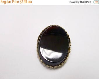 ON SALE Vintage Sculptured Glass Brooch Item K # 2731