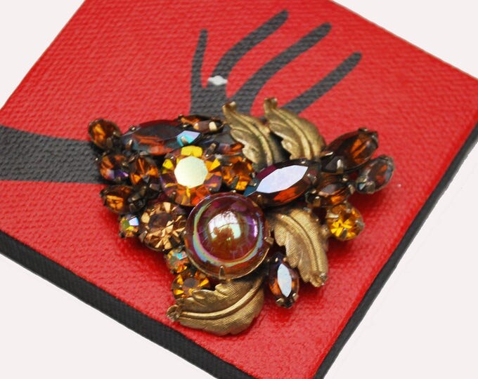 Rootbeer Rhinestone Brooch - gold Amber brown - art glass - golden leaf pin