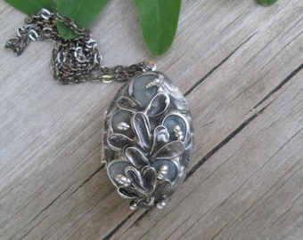 Necklace Medaillon Photo with aquamarine