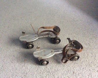 SPEED KING Hustler Vintage Metal Roller Skates ~ 1950's with Metal Skate KEY