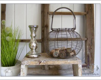 Old egg basket "Fil de Fer" from France