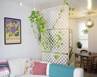 Mid Century Partition Spring Loaded