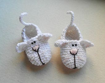 2 KITTENS 1 GIRL,Newborn baby girl booties/Baby booties Crochet, White crib shoes, Crochet BABY booties, Booties 0-3 months, 3-6 months
