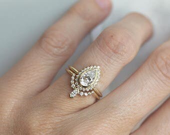 Pear Shaped Moissanite Engagement Ring Set with Diamond Matching band, Halo Moissanite Ring with Diamond Wedding Ring