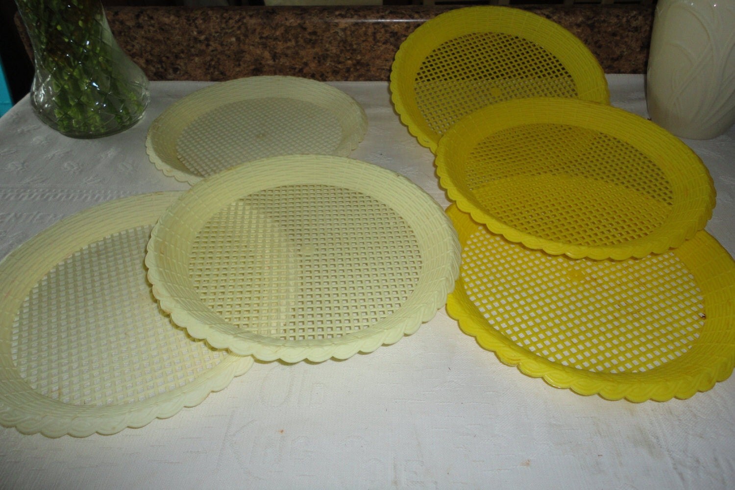 Yellow Set Of 6 Picnic Paper Plate Holders Basket Weave Design