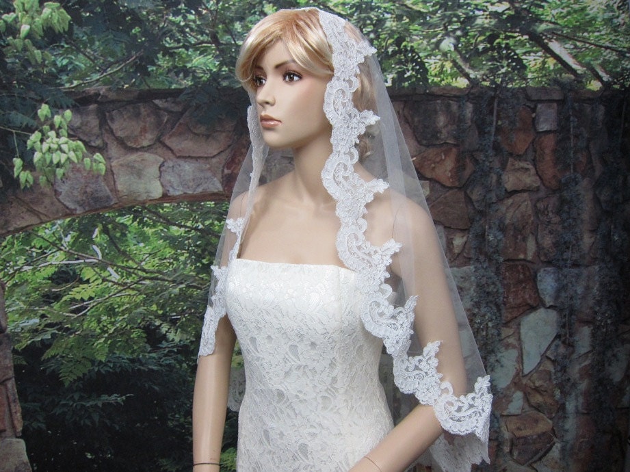 Voile chapelle style mantille 1