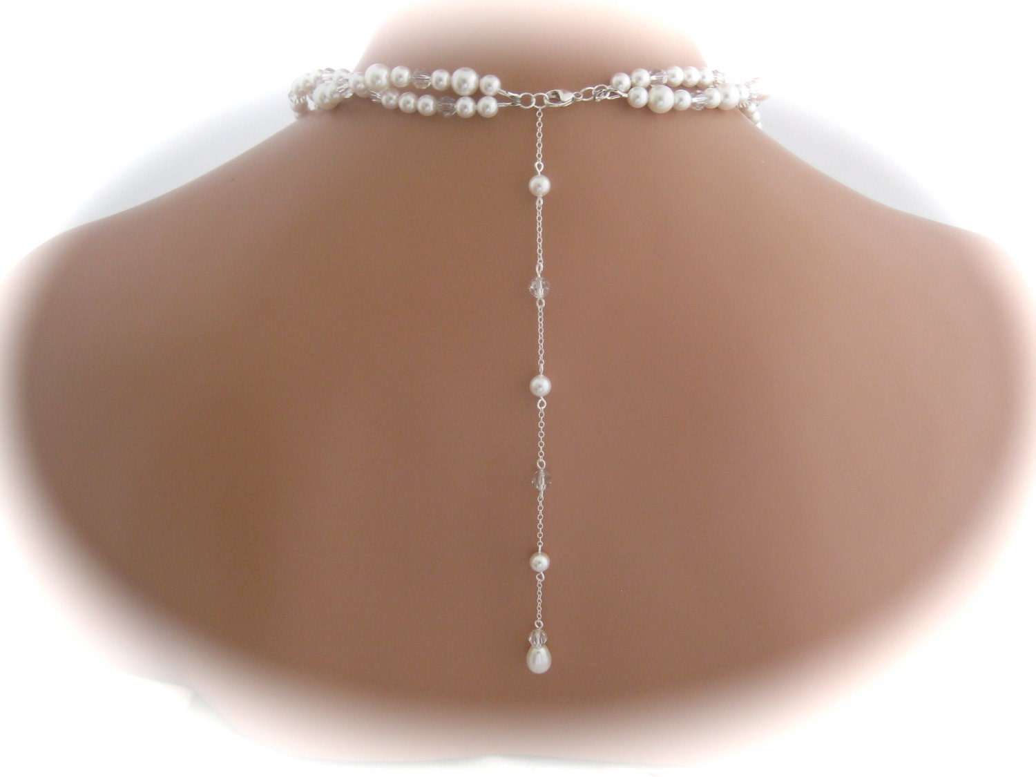 Backdrop necklace - collier dans le dos 1
