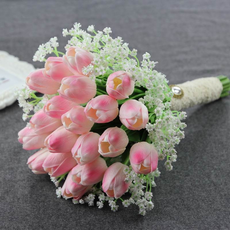 Букет цветов из роз и тюльпанов фото
