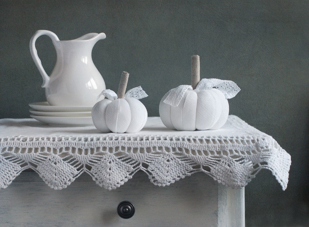 Set of 2 White party pumpkins