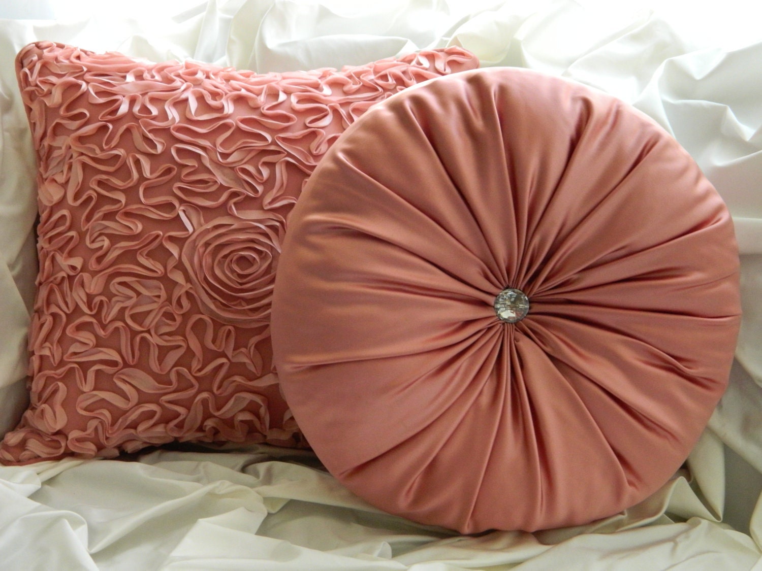 Подушка круглая декоративная