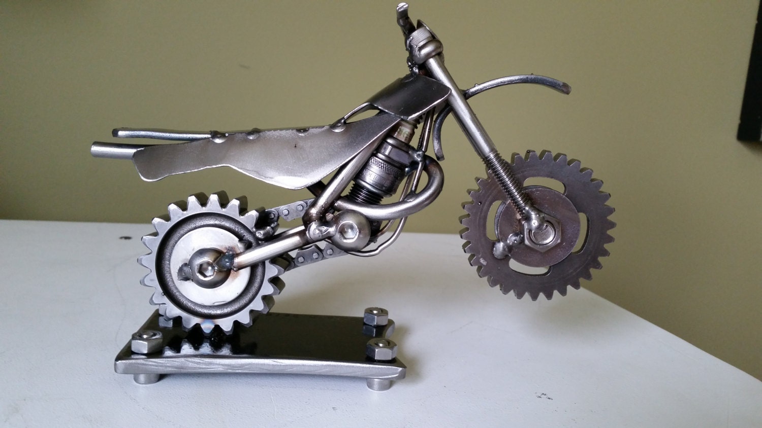 Фигурка кроссового мотоцикла из металла