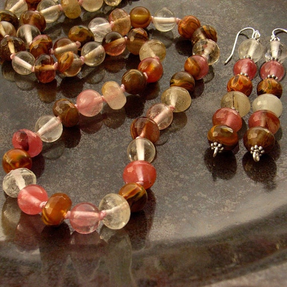 Watermelon tourmaline earrings and necklace von BlueForestJewellery