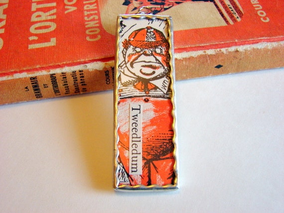 Soldered Glass Art Pendant Tweedledum Microscope von mimiandlucy