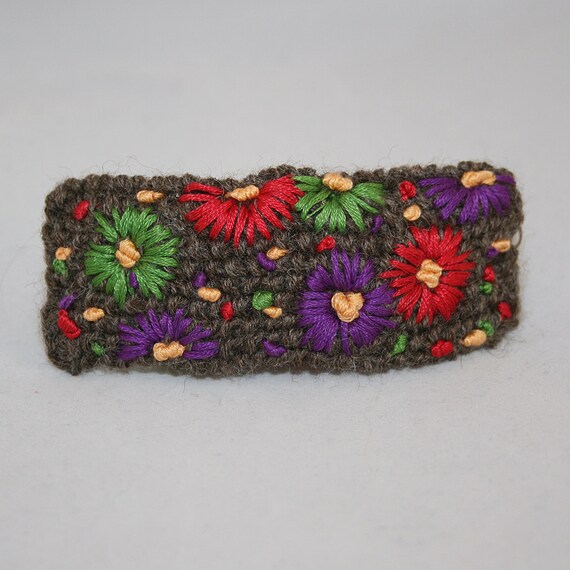 Embroidered Barrette  Daisies on Brown von Lynwoodcrafts auf Etsy
