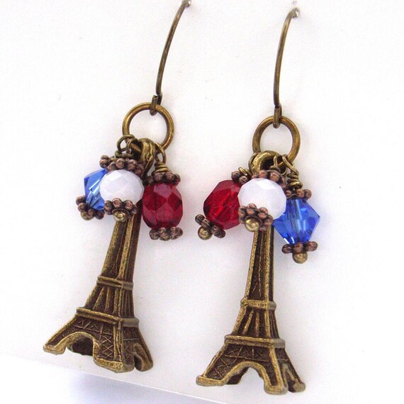 Charm earrings Eiffel tower and crystals in von BlueForestJewellery