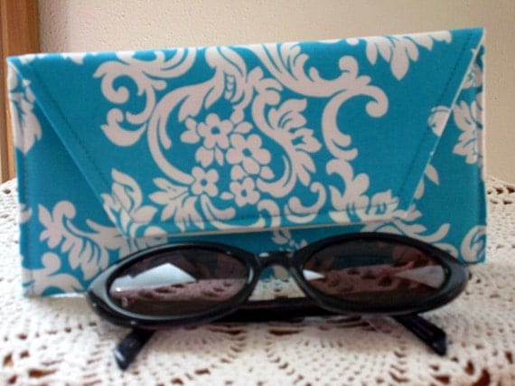Eyeglass Clutch Feminine Products Coupon von Antiquebasketlady
