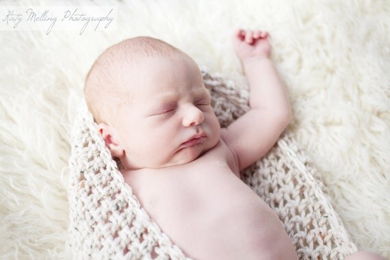 Beige crochet baby bowl cocoon for baby  photo von faustapink900