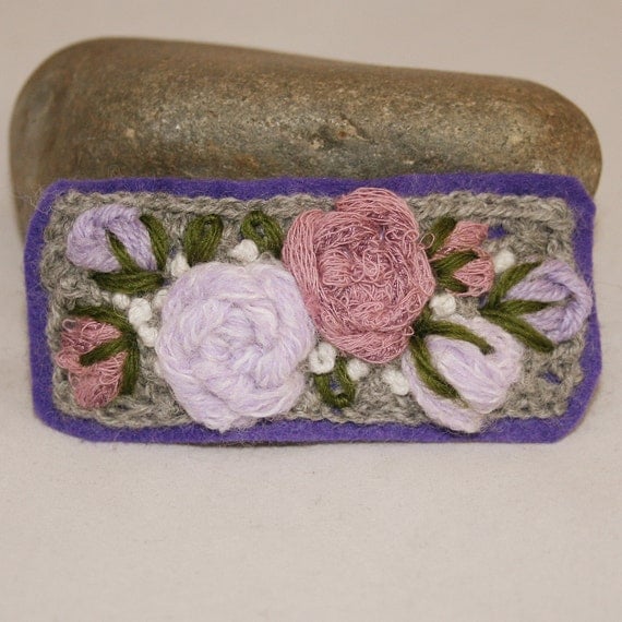 Embroidered Barrette  Lilac Roses on knitted lace von Lynwoodcrafts
