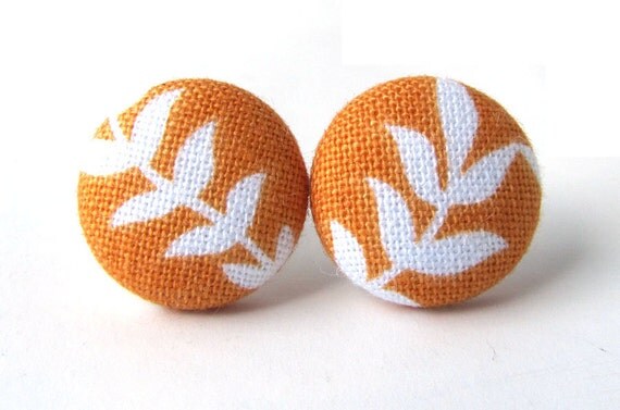Orange button earrings studs post tangerine white von KooKooCraft