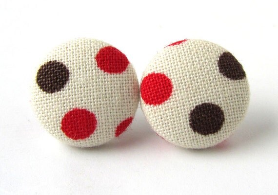 White button earrings studs beige red brown polka von KooKooCraft