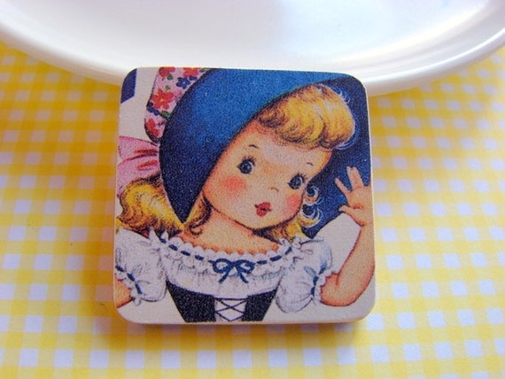 Little Wood Pin Brooch  Little Girl in a Blue von mimiandlucy