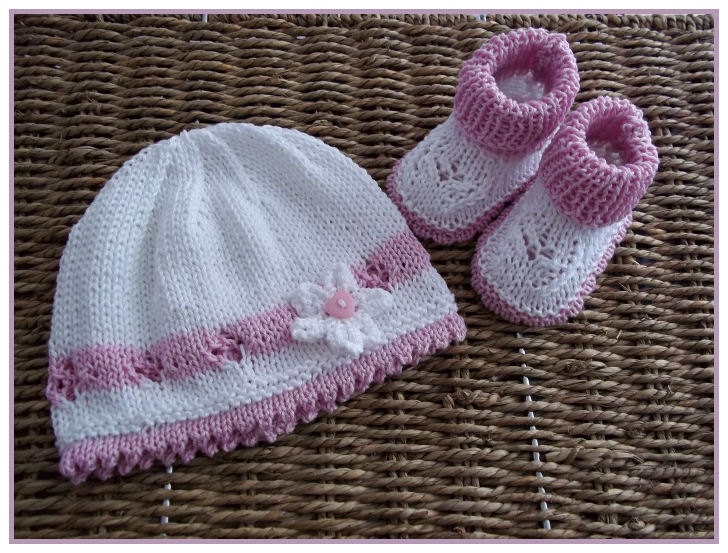 Free Knitting Pattern! Baby Bunny Newborn or Preemie Hat